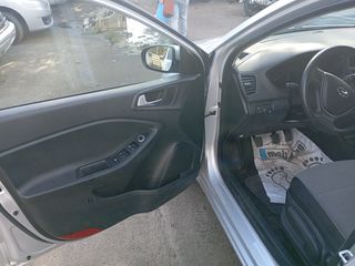 Hyundai i 20 2017-thumb-8