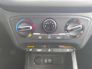 Hyundai i 20 2017 COMFORT+ Νάβι-thumb-31