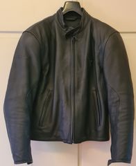 Dainese, classic & minimalist design