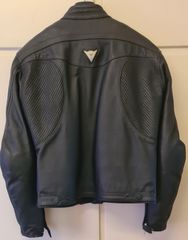 Dainese, classic & minimalist design-thumb-1