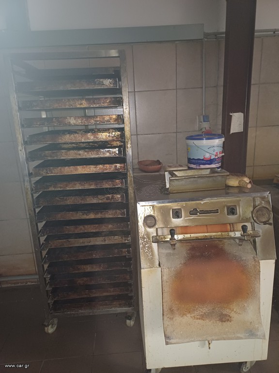 Πλαστικη μηχανη
