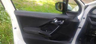 Peugeot 208 2015 1.6 BLUEHDI-thumb-4
