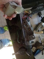 ΚΕΝΤΡΙΚΟΣ ΔΙΑΚΟΠΤΗΣ ΜΕ ΚΛΕΙΔΙ SEAT - SKODA - VOLKSWAGEN