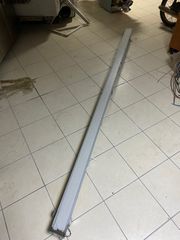 χωνευτό γραμμικό φωτιστικό οροφής