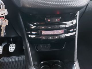 Peugeot 208 2015 1.2 e-THP GT Line-thumb-17