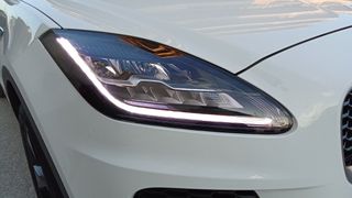 Jaguar E-Pace 2019 R-Dynamic 4X4 AUTOMATIC..!!!-thumb-7