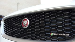 Jaguar E-Pace 2019 R-Dynamic 4X4 AUTOMATIC..!!!-thumb-8
