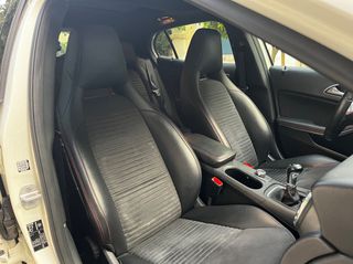 Mercedes-Benz GLA 200 2014 AMG line/ Panorama - KDP Garage-thumb-28