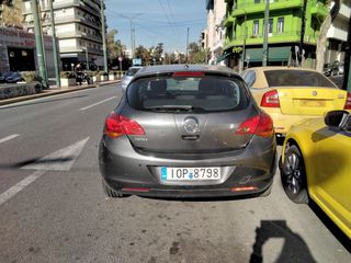 Opel Astra 2010-thumb-2