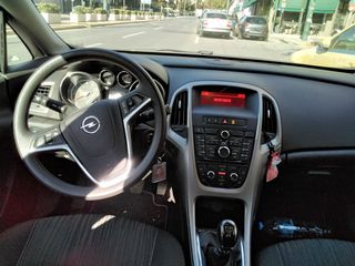 Opel Astra 2010-thumb-5