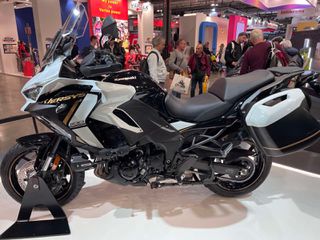 Kawasaki Versys 2025 1100 S-thumb-1