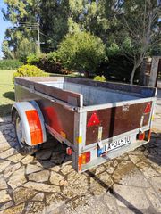 Τρέιλερ Αυτοκινήτου 2010