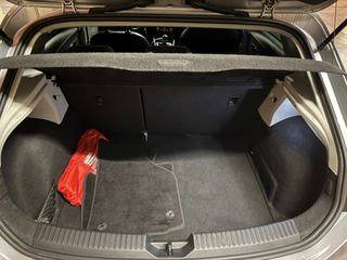 Seat Leon 2019-thumb-12