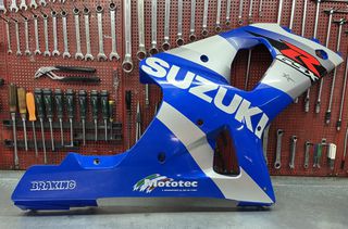 Suzuki GSX-R1000 K1-K2, Δεξί φέρινγκ