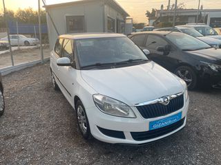 Skoda Fabia 2015-thumb-1