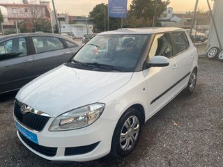 Skoda Fabia 2015-thumb-2