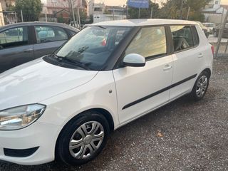 Skoda Fabia 2015-thumb-3