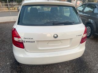 Skoda Fabia 2015-thumb-5