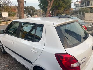 Skoda Fabia 2015-thumb-6