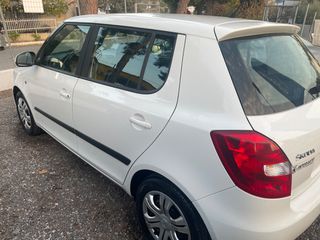 Skoda Fabia 2015-thumb-7