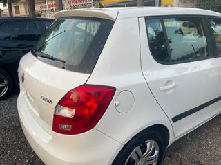 Skoda Fabia 2015-thumb-10