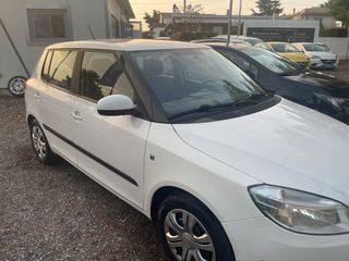 Skoda Fabia 2015-thumb-11