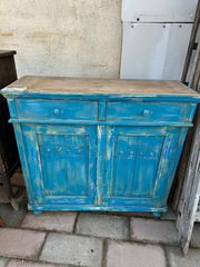 Παλιά ξύλινα έπιπλα , τραπεζαρίες , έπιπλα μπάνιου , νιπτήρες , παλιά εργαλεία , βιβλιοθήκες , καρέκλες πολυθρονες διαφορά σχέδια μεγέθη και τιμές αναλόγως