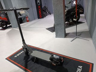 Ηλεκτρικά Πατίνια Yadea 2025 KS6 PRO ΚΑΙ ΜΕ 18 ΜΗΝΕΣ ΑΤΟΚΑ !!!-thumb-1
