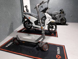Ηλεκτρικά Πατίνια Yadea 2025 ELITE PRIME KAI ME 18 MHNΕΣ ΑΤΟΚΑ !!!-thumb-8