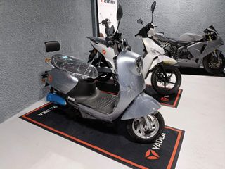 Yadea 2025 M6