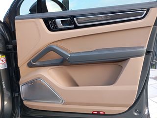 Porsche Cayenne 2022 COUPE S E-HYBRID PLUG IN FULL EXTRA-thumb-42