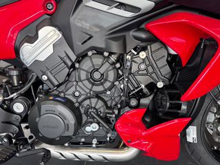 Ducati Diavel 2026 V4-thumb-12