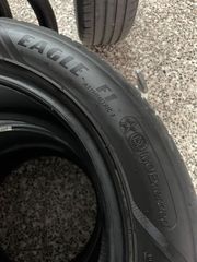 225/55-17 Goodyear-thumb-2