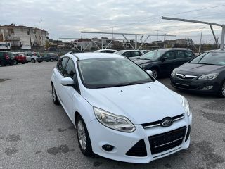 Ford Focus 2011 TITANIUM-thumb-3