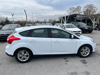 Ford Focus 2011 TITANIUM-thumb-6