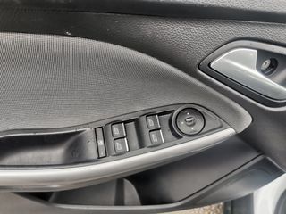 Ford Focus 2011 TITANIUM-thumb-22