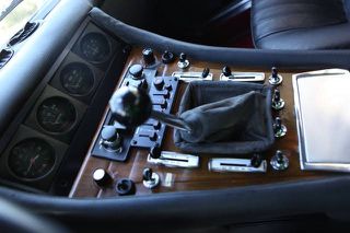 Ferrari 365 1975 GT4 2+2-thumb-7