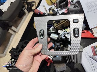 ΔΙΑΚΟΠΤΕΣ ΠΑΡΑΘΥΡΩΝ ΜΑΖΙ ΜΕ ΤΗΝ ΚΟΝΣΟΛΑ MERCEDES SLK R170