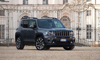 Jeep Renegade 2023 Automatic Adamas Rental