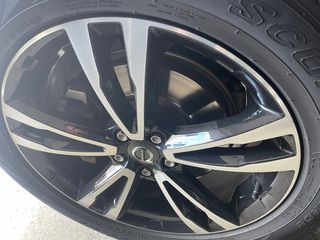 Volvo XC 60 2018-thumb-12