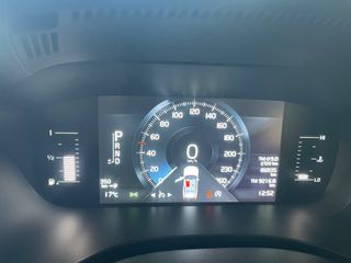 Volvo XC 60 2018-thumb-4