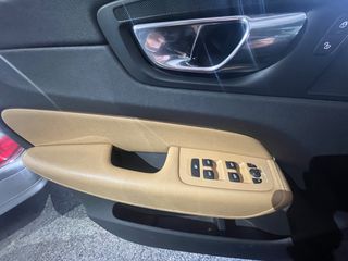 Volvo XC 60 2018-thumb-8