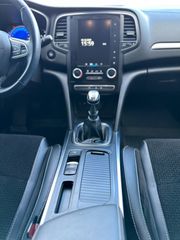 Renault Megane 2017-thumb-12