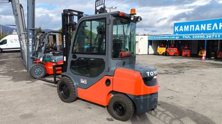 Toyota 2013 8FD30 3000KG πλάγια καμπινα