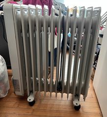 Καλοριφέρ λαδιού De'Longhi 2500W (12 φέτες)