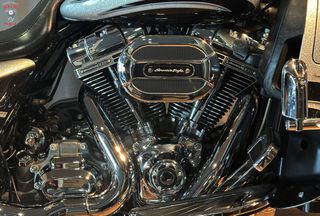 Harley Davidson Touring CVO Street Glide 2015-thumb-3