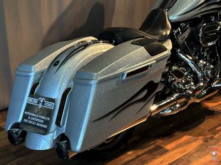 Harley Davidson Touring CVO Street Glide 2015-thumb-5