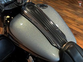 Harley Davidson Touring CVO Street Glide 2015-thumb-13