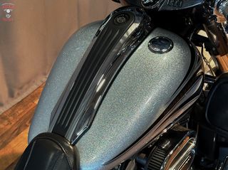 Harley Davidson Touring CVO Street Glide 2015-thumb-16