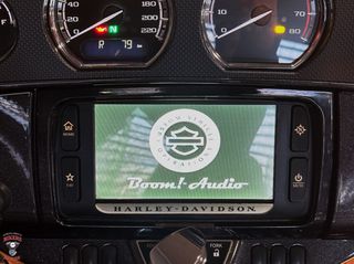 Harley Davidson Touring CVO Street Glide 2015-thumb-18
